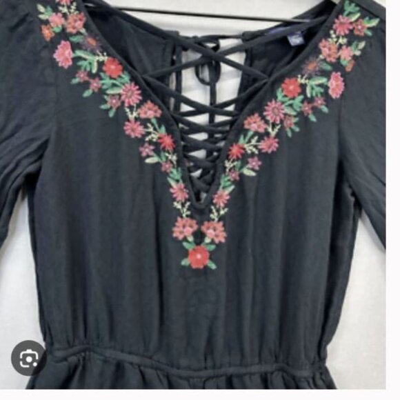 American Eagle Black Floral Embroidered Romper, an, ptp 22.5 - Picture 3 of 3